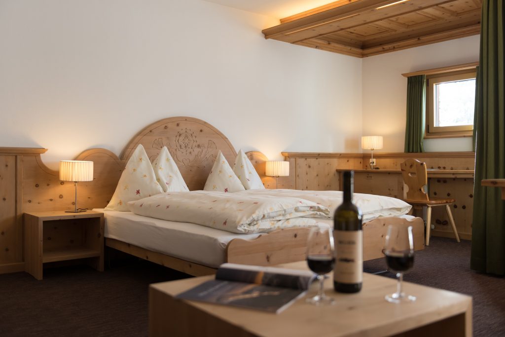 Hotel SERAINA